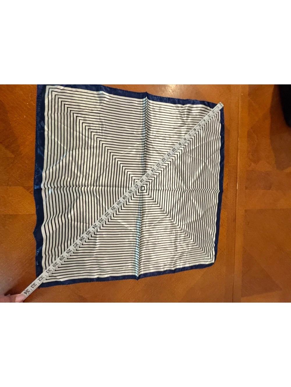 Square Scarf with Geometric Stripe Pattern in Navy and White 327